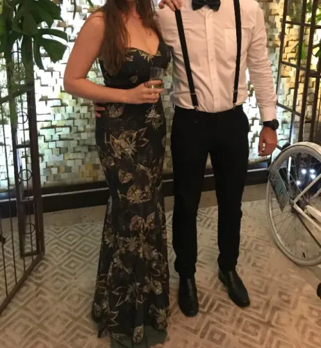 VESTIDO DE FESTA LONGO VERDE COM ESTAMPA BOTÂNICA / TROPICAL - MODELO SEREIA