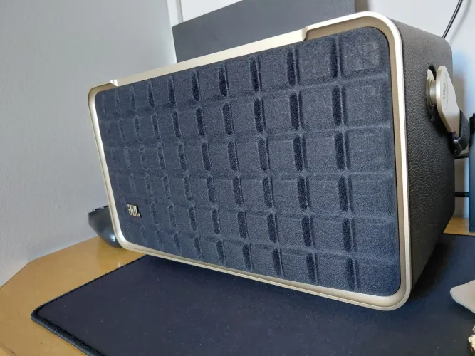 Jbl authentics 300