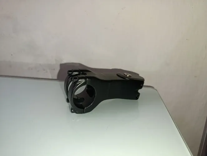 Mesa e braçadeira por 70