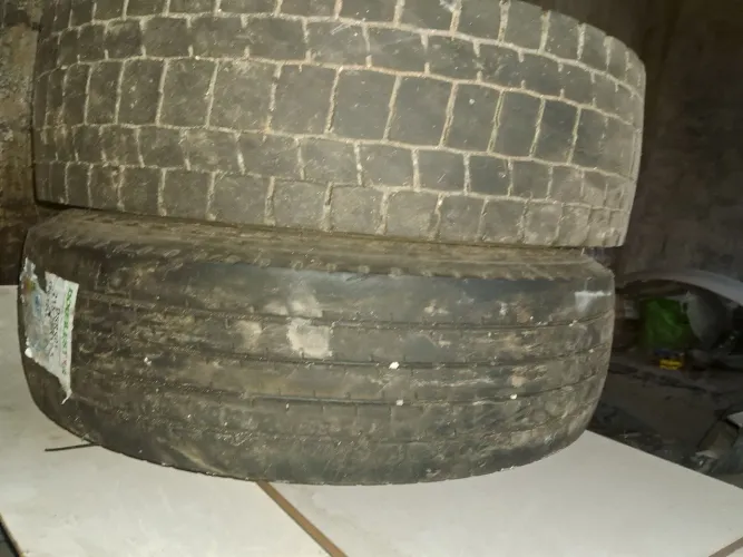 Pneu usado Aro 17,5 para caminhão 3/4