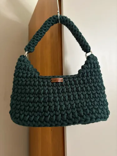 Bolsa de crochê em fio de malha