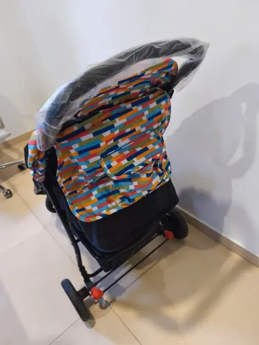 Carrinho de bebê semi novo