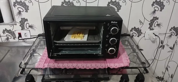Forninho elétrico Philco 17 litros Semi novo