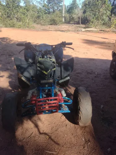 Quadriciclo 250 cilindradas 