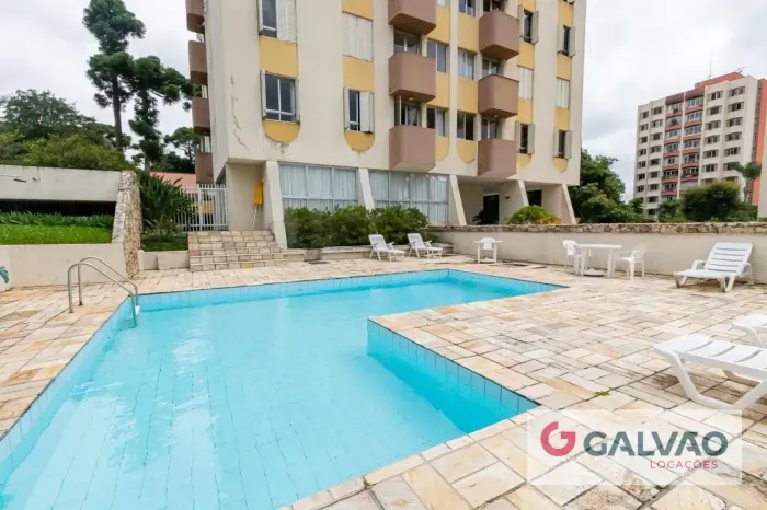 Apartamento Amplo e Semi-Mobiliado no São Francisco Andar Alto, 02 suítes.