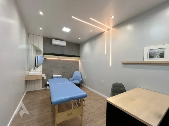 Sala Comercial com 12,30m² para locação por R$ 1.300,00 - Bairro Itoupava Central - Blumen