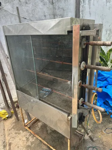 Máquina de assar frango