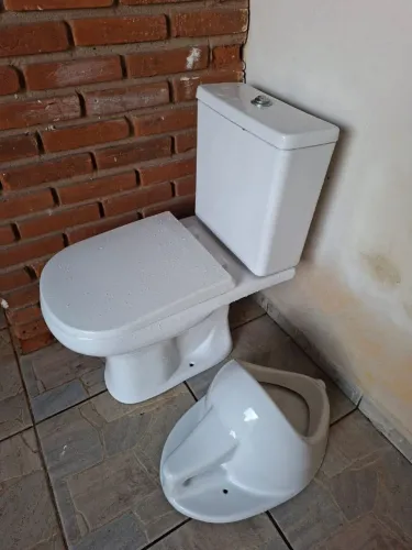 ? Vendo Kit Bacia Sanitária Lorenzetti Luna + mictório Lorenzetti - Completo