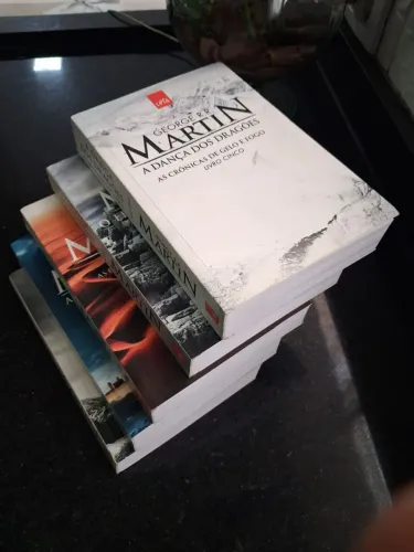 Coleção As Crônicas de Gelo e Fogo - 5 Livros - Nunca Lidos