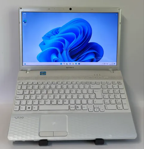 Sony VAIO i3 / 6GB / Windows 11 - Rápido, Barato e Pronto Pra Uso! 