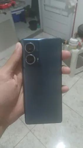 EDGE 50 FUSION 256GB 8GB RAM TELA UM POUCO QUEBRADA NAO AFETA EM NADA FUNCIONA PERFEi