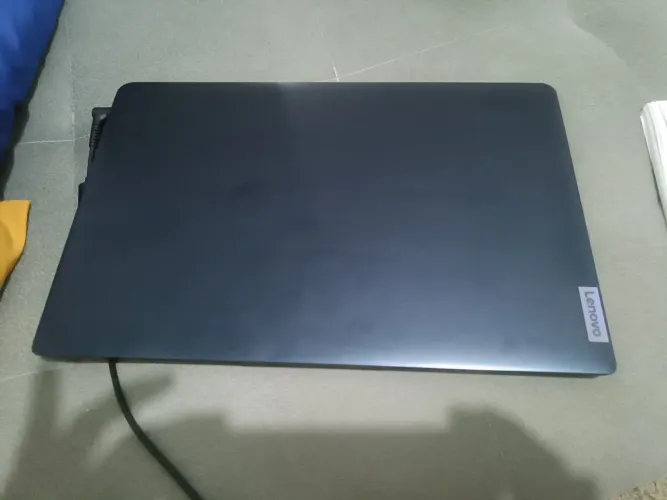 Lenovo IdeaPad 1 15ALC7- Com atualização da placa-mãe (AMD Ryzen 7 5700U Radeon Graphic)