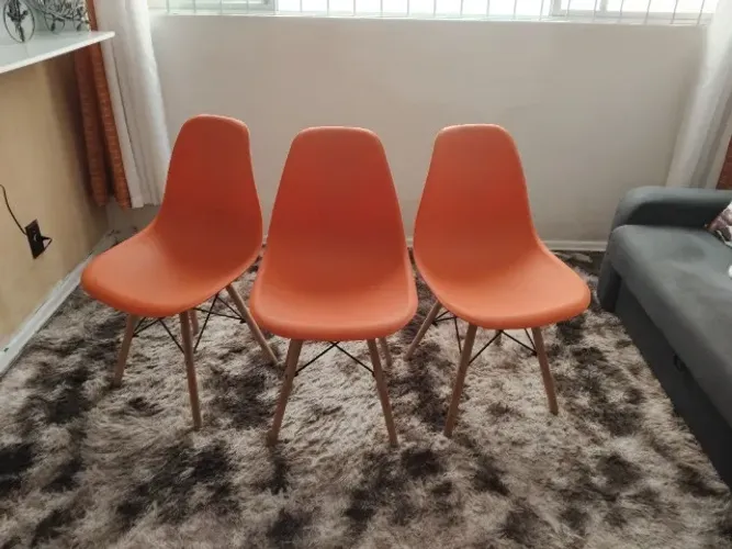 Conjunto 4 cadeiras Eames Laranja