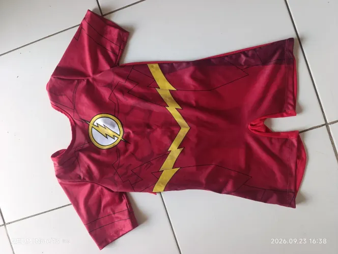 Fantasia flash 6 anos