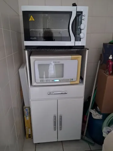 Armário para micro-ondas e forno