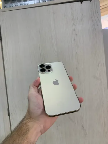 13 PRO MAX 128GB DOURADO! VENDO OU TROCO.
