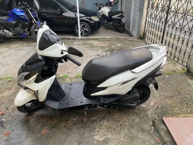 Moto scooter elite 125 Honda 