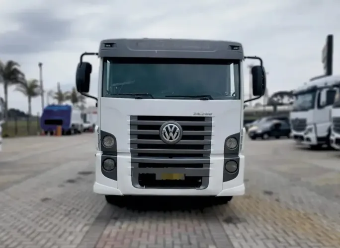 Caminhão Volkswagen 24-280 2020