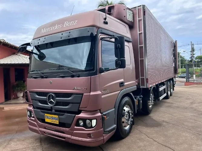 ATEGO 3033 ANO 2023 COM 320.000KM ORIGINAIS TETO ALTO COMPLETO COM BAU FRIGORIFICO