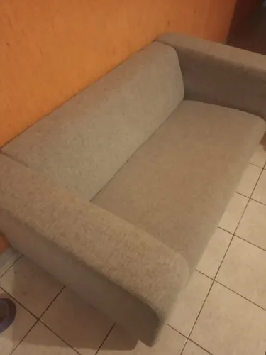 Sofá dois lugares semi-novo cinza escritório sala ótimo estado modelo tokstok 