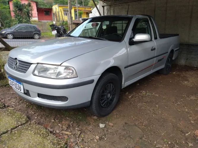 Volkswagen Saveiro FUN 1.8 99cv/ City E S.surf 1.6 2001