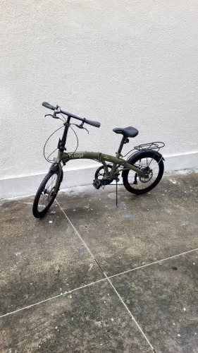 Bicicleta Dobrável Two Dogs Pliage - Verde Militar (Freio a Disco + Bagageiro)