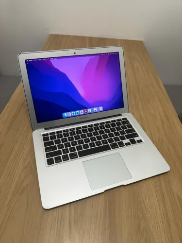 MacBook Air 13" 2017 · i5 · 8GB · 128GB · Bateria trocada