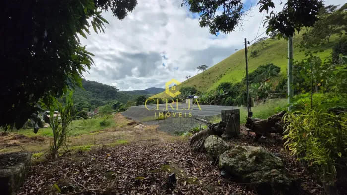 Área rural de 26.780m² com 7.000m² de estufas instaladas no terreno em Rosário - Banquete,