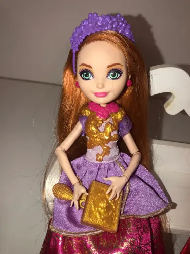 Ever After High Holly O?hair Powerful Princess Club Doll