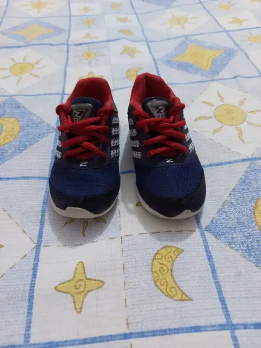 Tênis infantil p /menino usado 