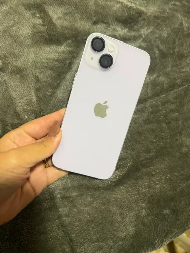 iPhone 14 lilás