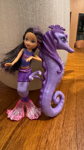 Barbie Sereia Deanne E Cavalo Marinho Roxo Glitter - Conto De Sereia (Mattel 2010)