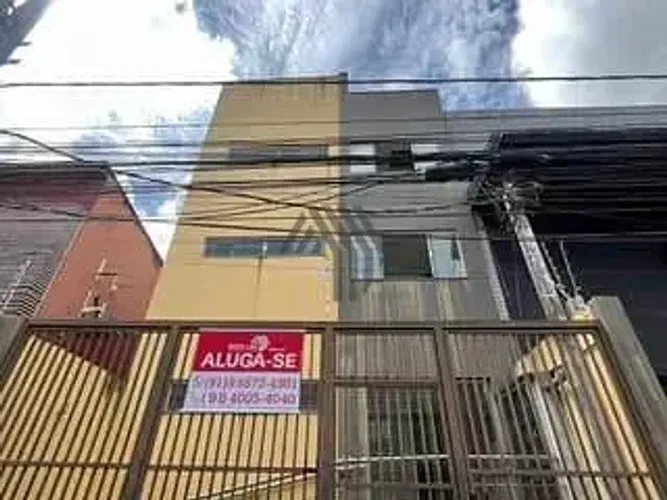3536-Kitnet para locação com aproximadamente 40m², 1 quarto, banheiro e cozinha no centro