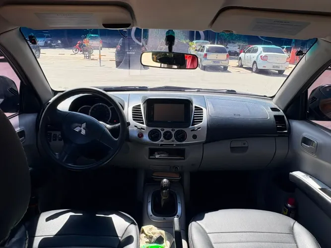 Mitsubishi L200 Triton HLS 2.4 Flex 16V CD Mec. 2015