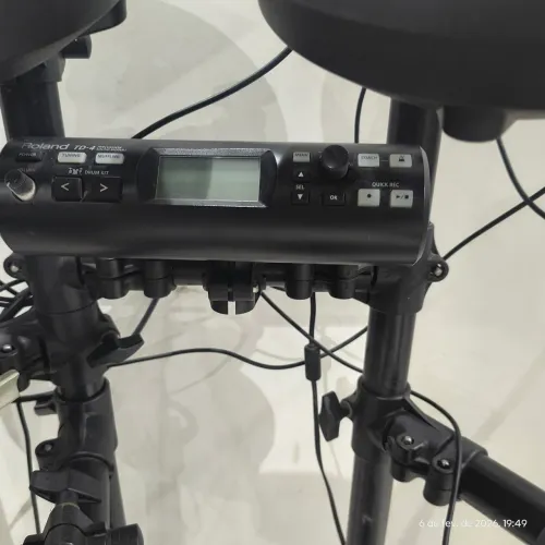Bateria eletrônica Roland
