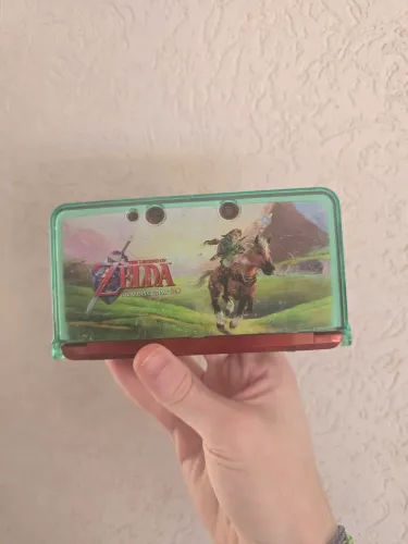 Nintendo 3DS Vermelho com Case de Proteção