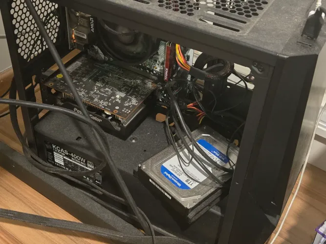 Computador usado - Ryzen 3200g, 8gb ddr4 e RX6400