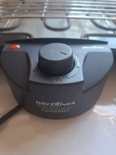 CHURRASQUEIRA ELÉTRICA BRITÂNIA GOURMET 220 V