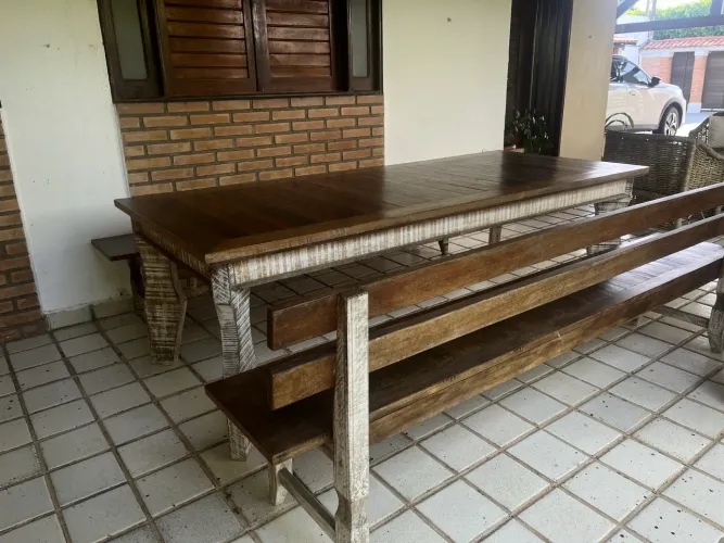 Mesa Rústica Grande em Madeira Maciça