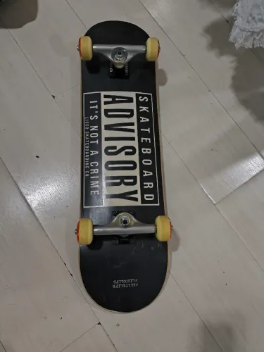 Estou aqui para vender esse skate e comprar meu notebook.