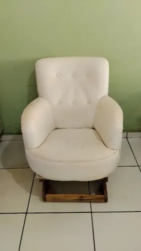 Poltrona de amamentação com balanço <br>