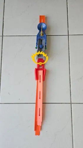 Hot Wheels Trick Tracks Flame Stunt