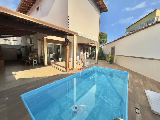 Casa perfeita,para quem procura privacidade,espaço gourmet com piscina.4 quartos sendo 1 s