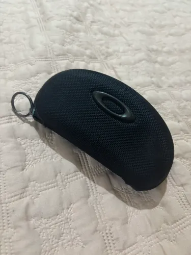 Case estojo óculos Oakley usada