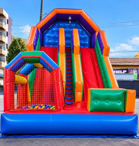 VENDE-SE TOBOGÃ INFLÁVEL GIGANTE!