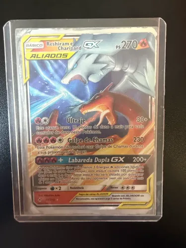 Carta Pokémon Charizard e Reshrum Aliados
