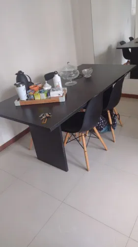 Conjunto de mesa com 4 cadeiras da Tok stock
