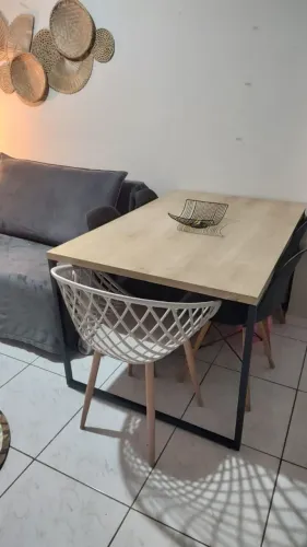 Mesa com cadeiras