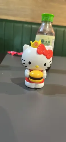 Hello kitty Coleção BK troco por uma que eu não tenho