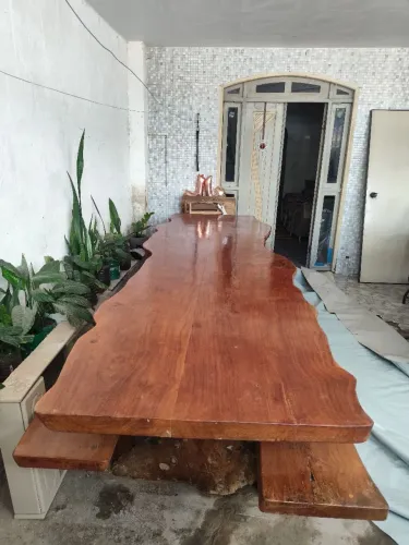 Mesa nova pra vender 3 metros e 80 de comprimento por 1 metro de largura. *